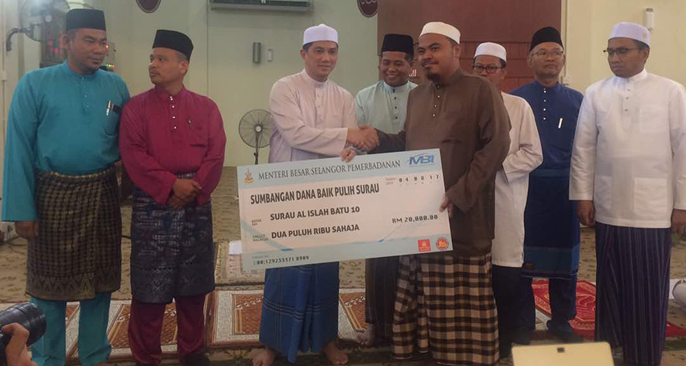 Perangsang Selangor Provides Financial Aid To Surau Al Islah