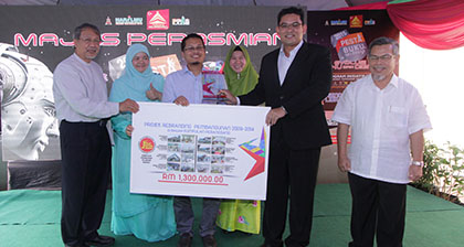 Perangsang Selangor Receives Friends Of Library Award