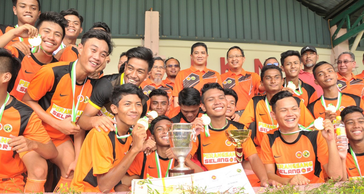 SMK Tinggi Kajang Champion Dato’ Mokhtar Dahari’s Cup