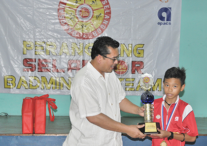 SHAQEEM JUARA PIALA PERANGSANG-J WORLD