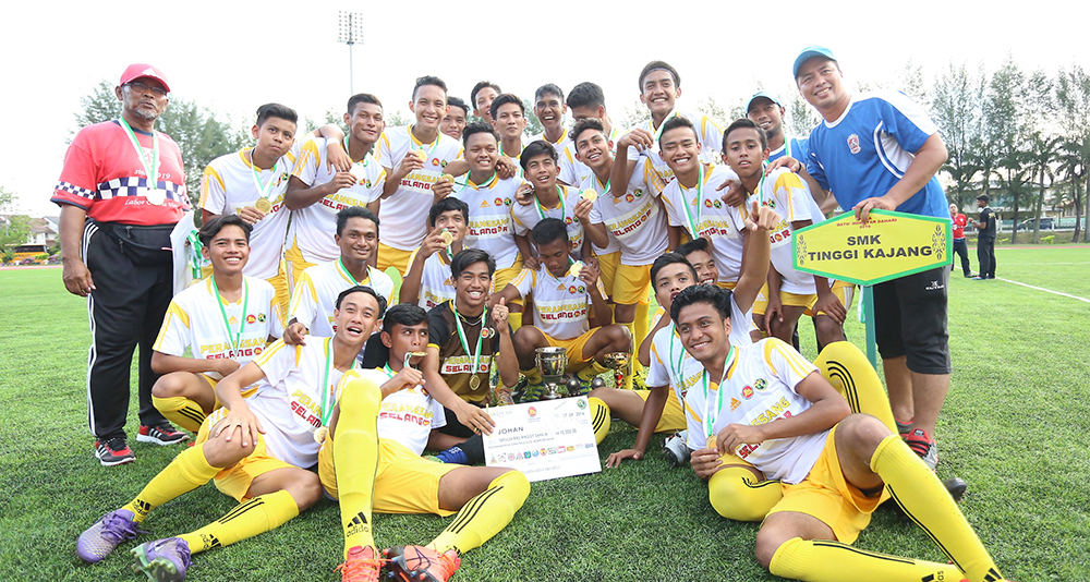 SMK Tinggi Kajang Retains Dato’ Mokhtar Dahari Cup